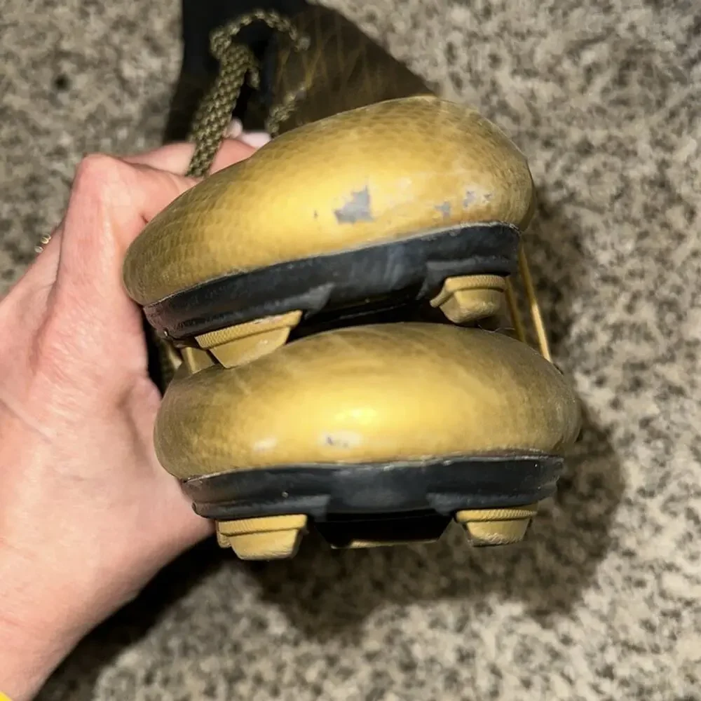 DSG Youth Package Cleats Soccer Gold Size 9